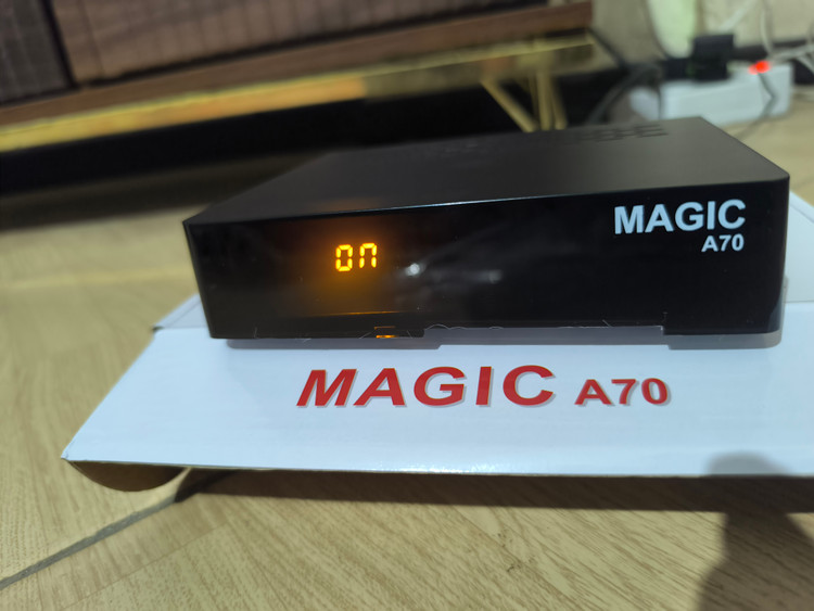 گیرنده دیجیتال مجیک آ70 A70 ده بیت رنگ دارای گیرنده دیجیتال تلویزیون داخلی H265 واقعی